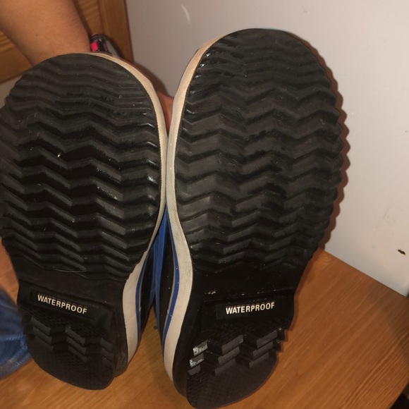 Used Sorel Winter Boot - size 8 - Picture 4 of 5